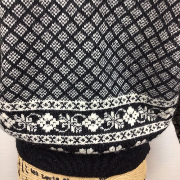 GAP 100% Wool Made in Korea Black White Button Down Cardigan - Picture 6 of 13